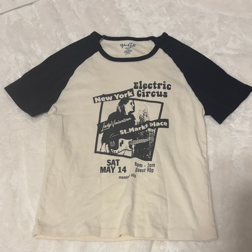 Brandy Melville Black and White Raglan Tee